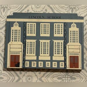 Cat’s Meow Lincoln School, Maine 1990 Series VI. Retired.